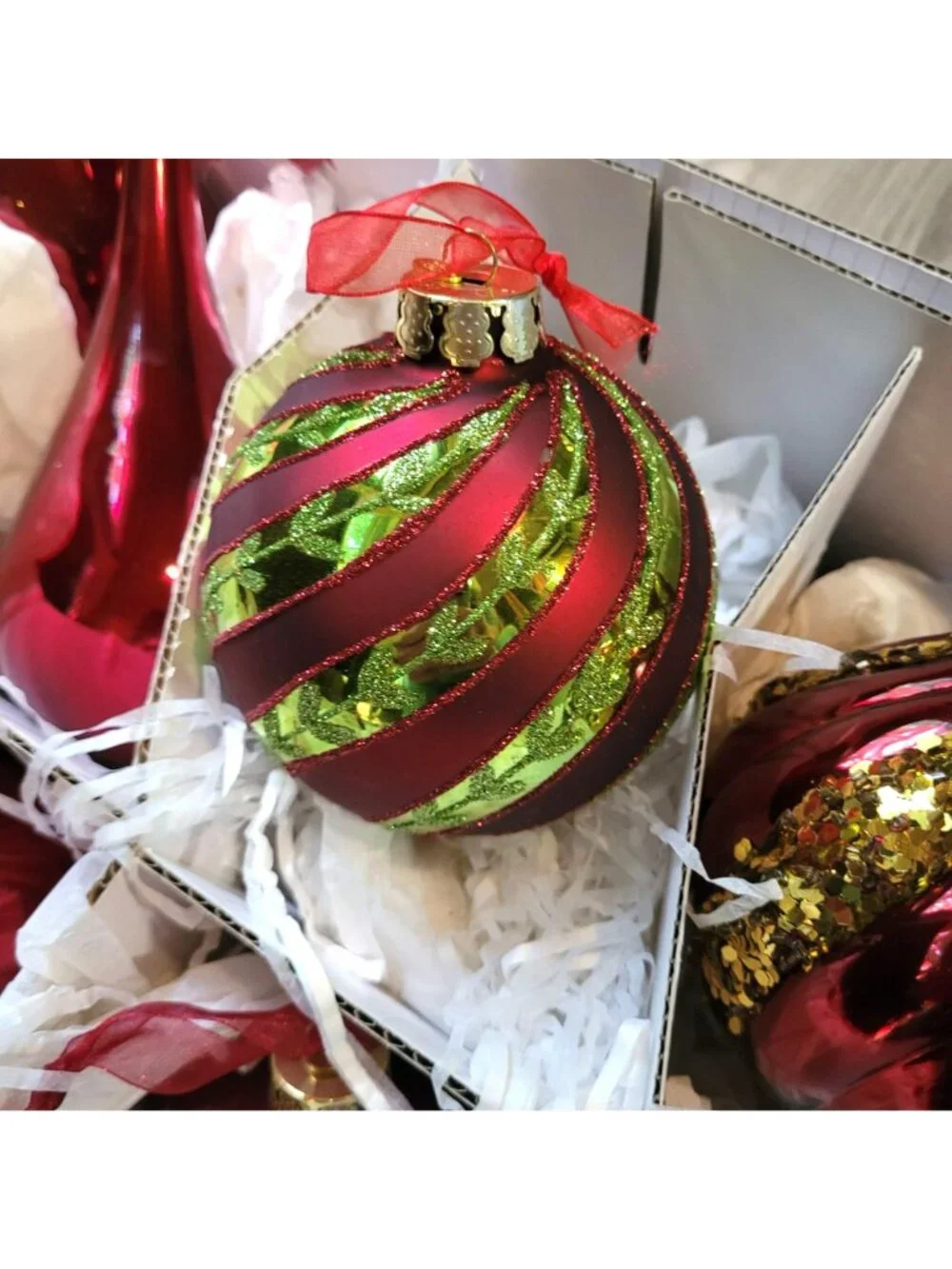Frontgate Christmas Ornament 20 Pc Burgundy Gold Green Glass Glitter Bauble Flaw
